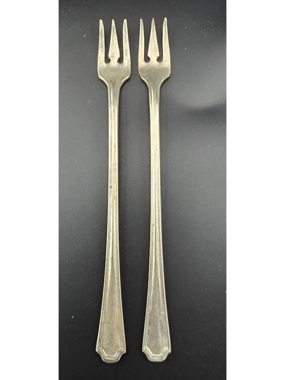 Vintage Set Of 2 Oneida Silversmiths Seafood Forks Silver Plated 6